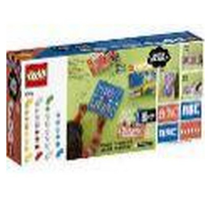 LEGO DOTS Lots of DOTS – Lettering